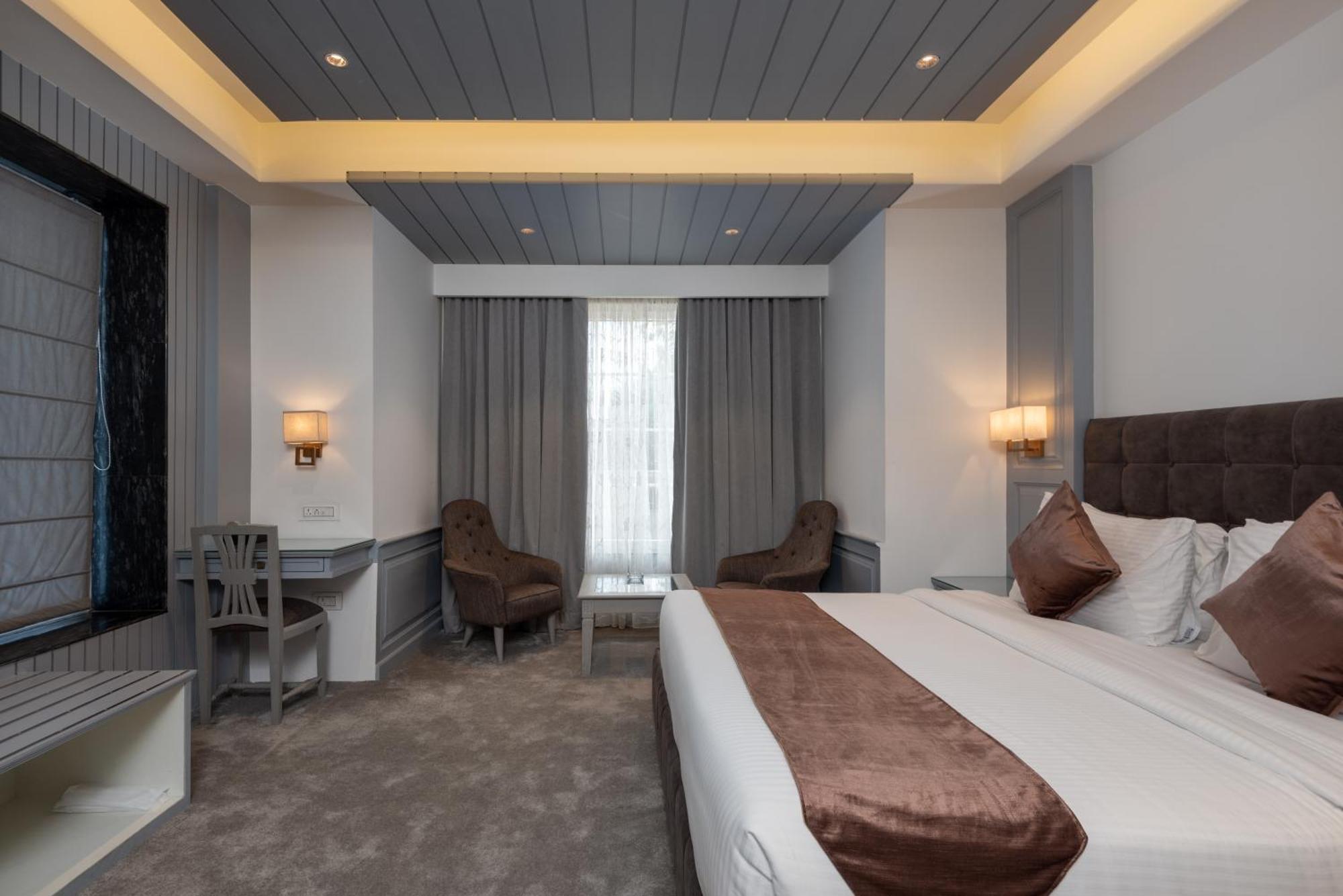 Grand Boulevard 4*