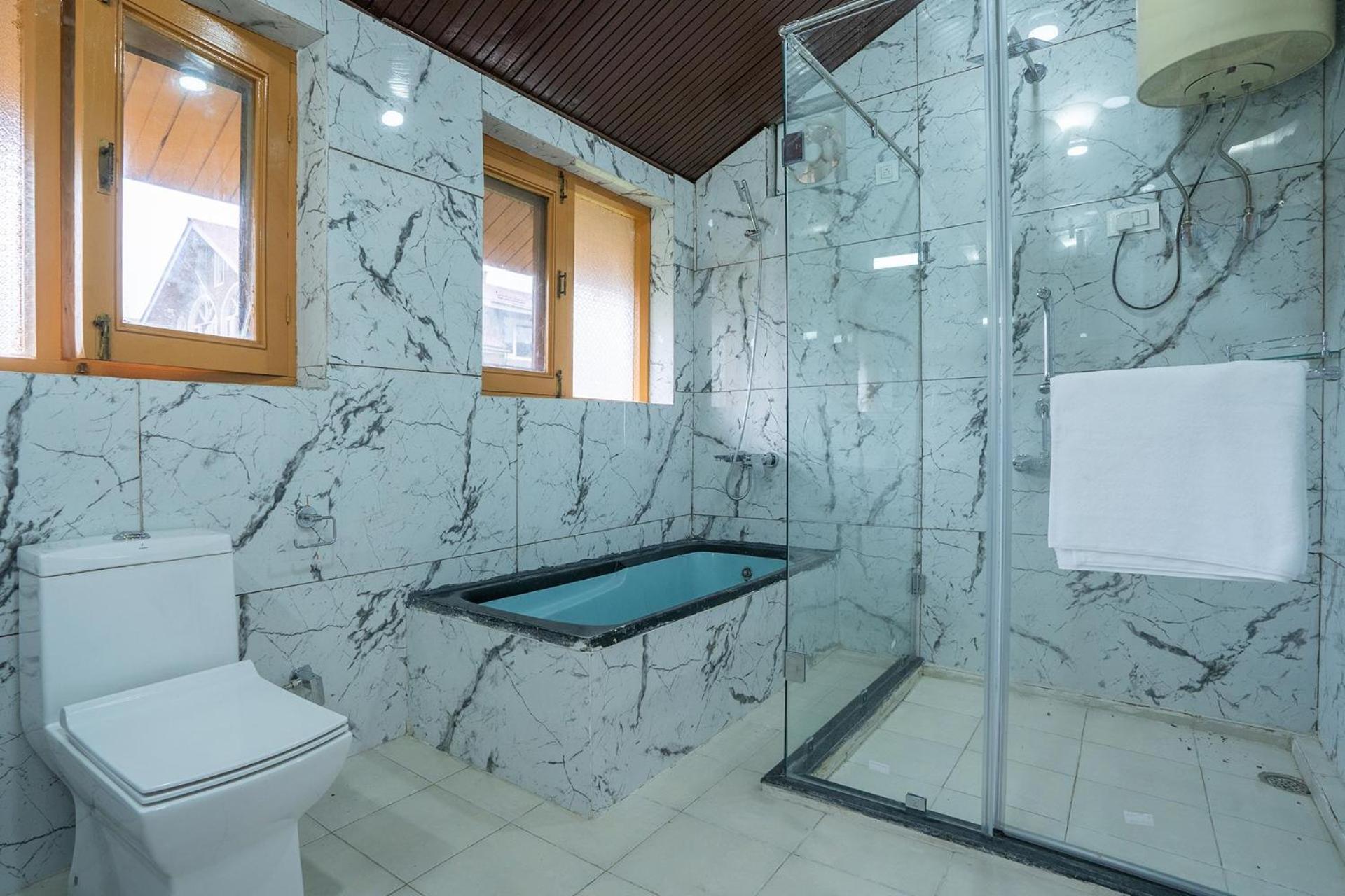 Stayvista At Pinewood - Pet Friendly With Lawn & Pool Table Villa Srinagar (Jammu and Kashmir)