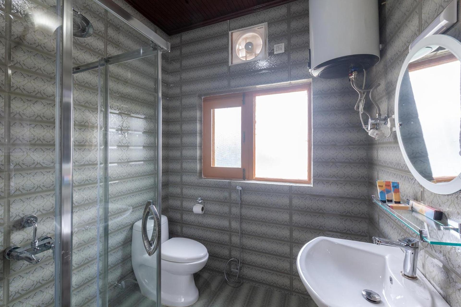 Stayvista At Pinewood - Pet Friendly With Lawn & Pool Table Villa *