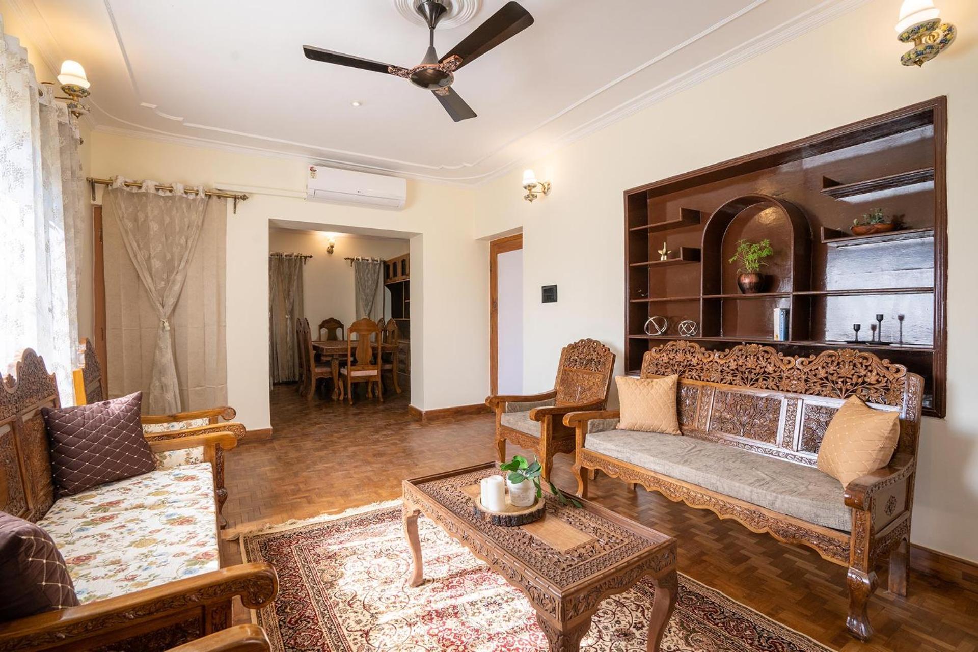 Villa Stayvista At Pinewood - Pet Friendly With Lawn & Pool Table Srinagar (Jammu and Kashmir)