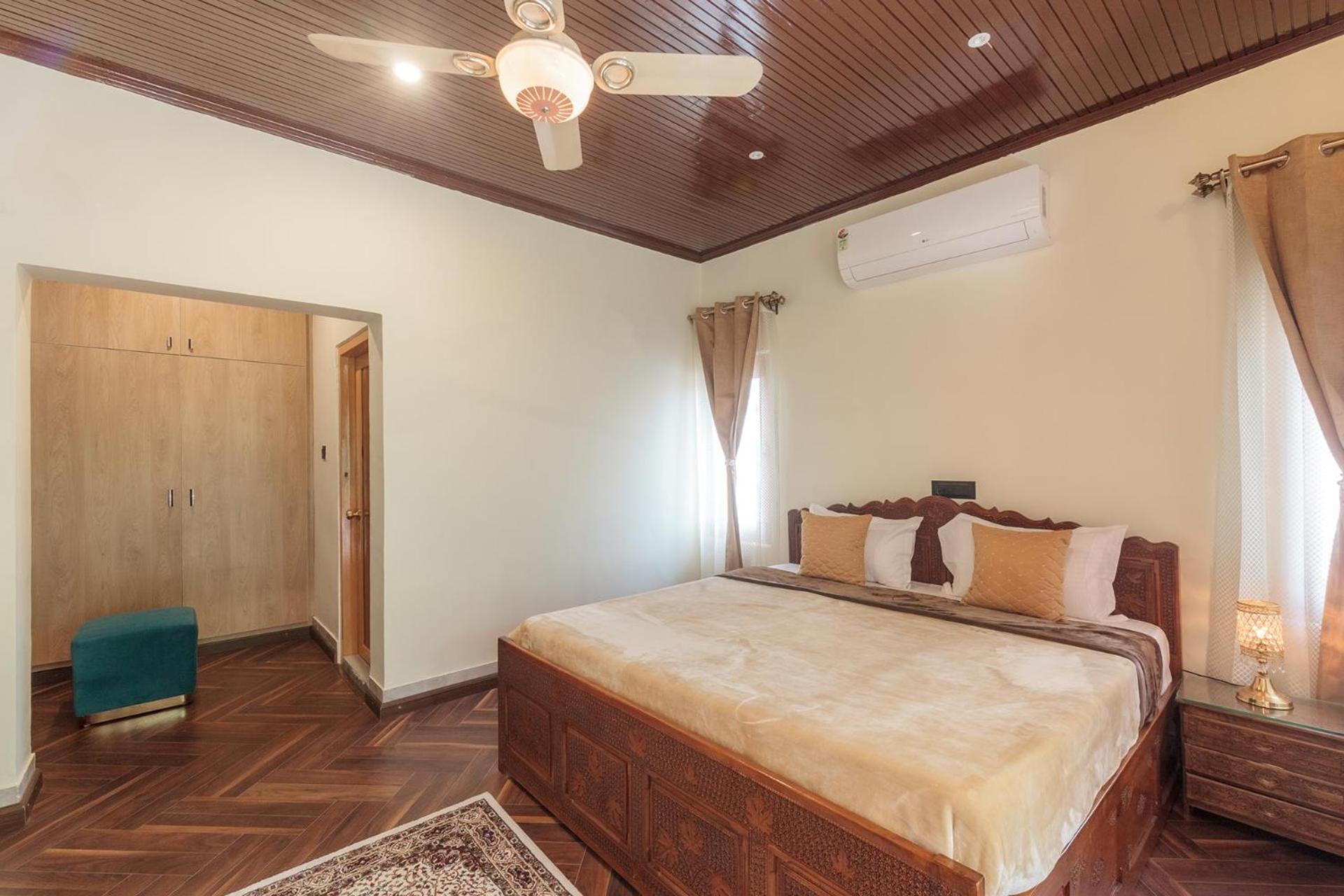 Villa Stayvista At Pinewood - Pet Friendly With Lawn & Pool Table