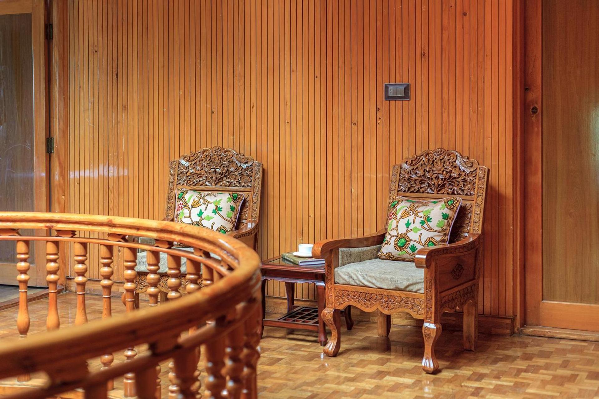 Villa Stayvista At Pinewood - Pet Friendly With Lawn & Pool Table