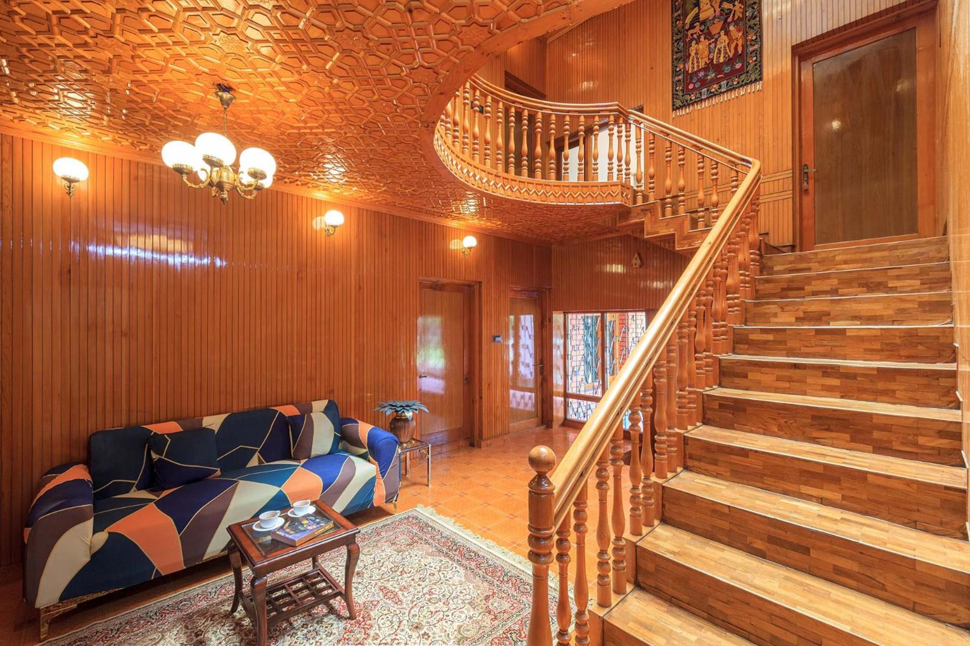 Villa Stayvista At Pinewood - Pet Friendly With Lawn & Pool Table
