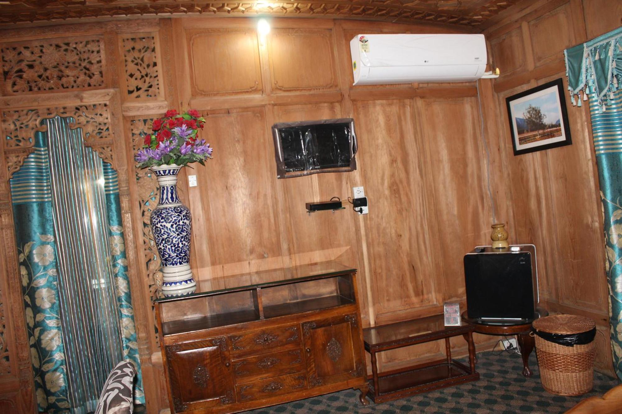Swan Heritage Houseboats Hotel Srinagar (Jammu and Kashmir)