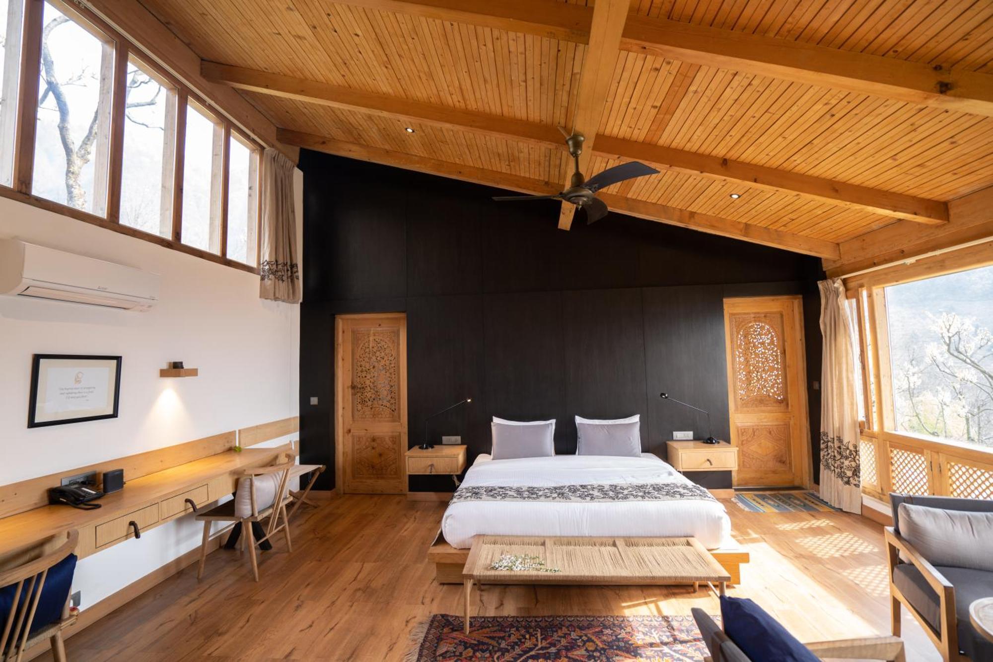 Qayaam Gah Resort Srinagar (Jammu and Kashmir)