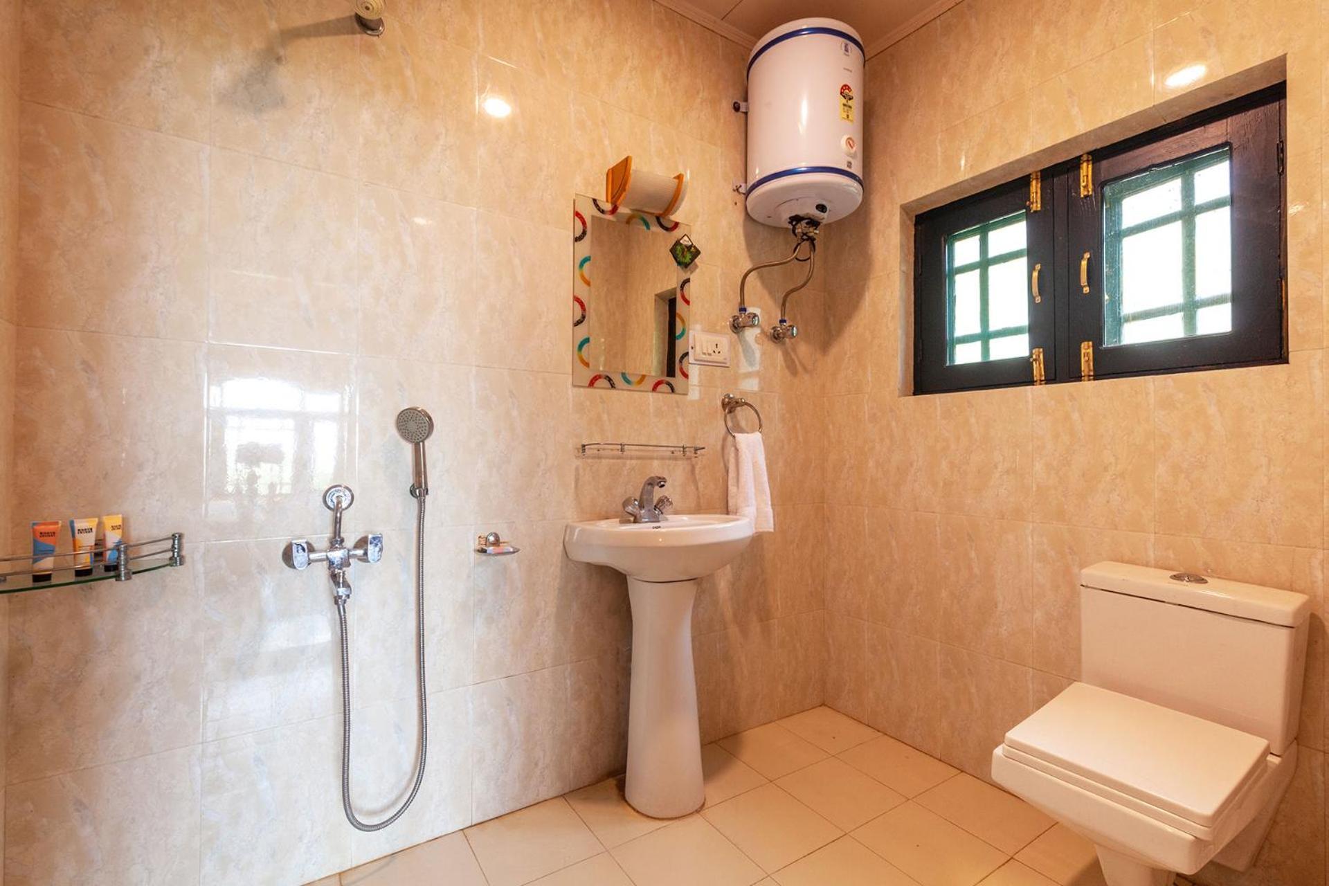 Stayvista At Lakeshore Bliss Villa