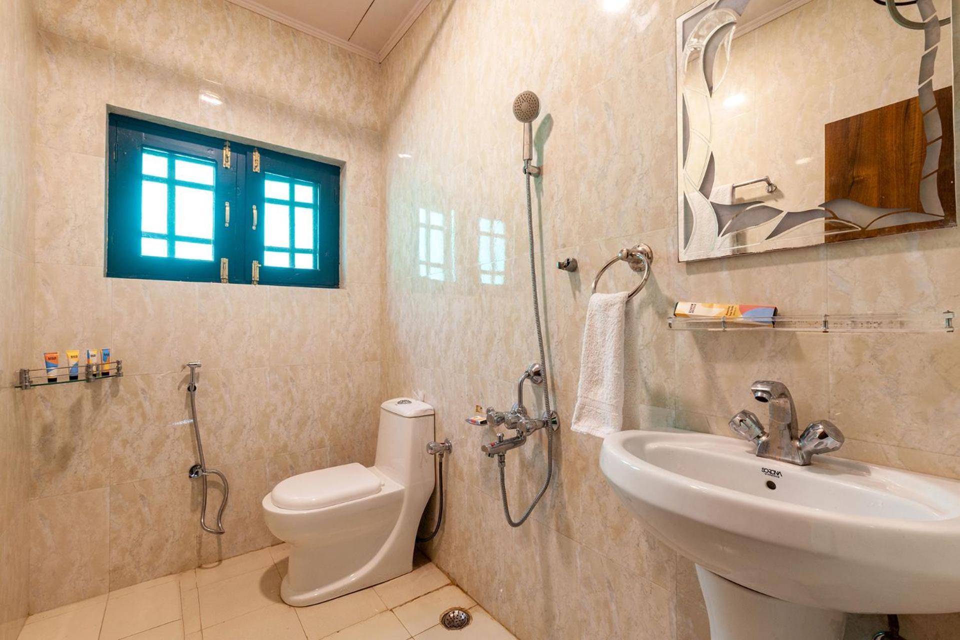 Stayvista At Lakeshore Bliss Villa