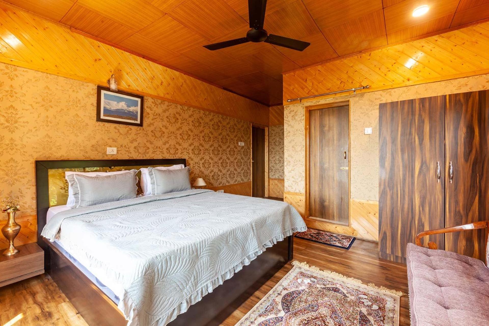 Villa Stayvista At Lakeshore Bliss Srinagar (Jammu and Kashmir)