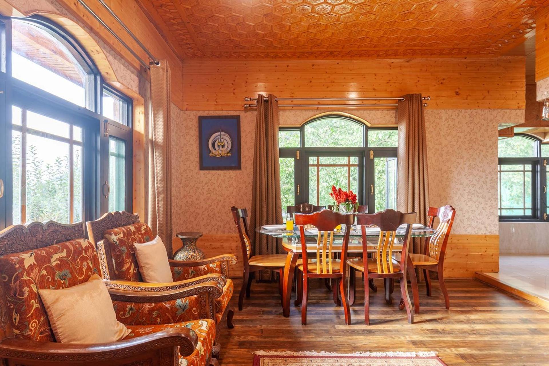 Stayvista At Lakeshore Bliss Villa *