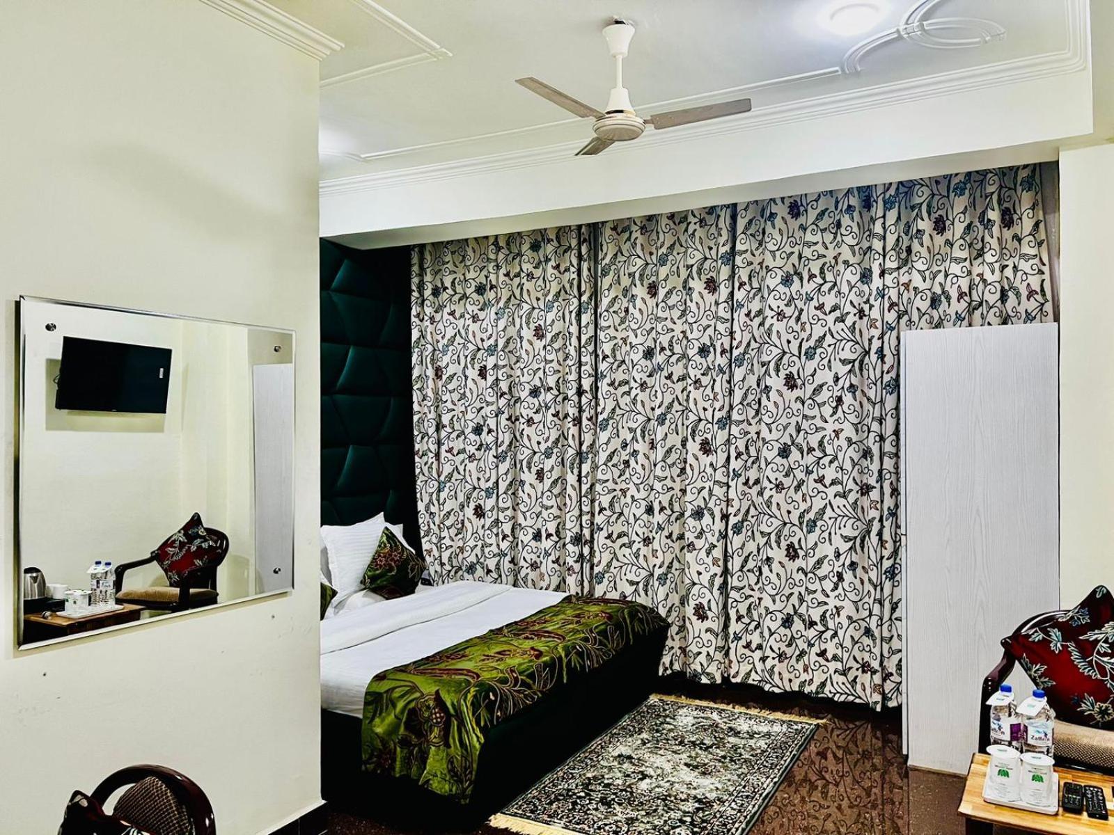 Hotel Wood Venture Residency By Pattern
