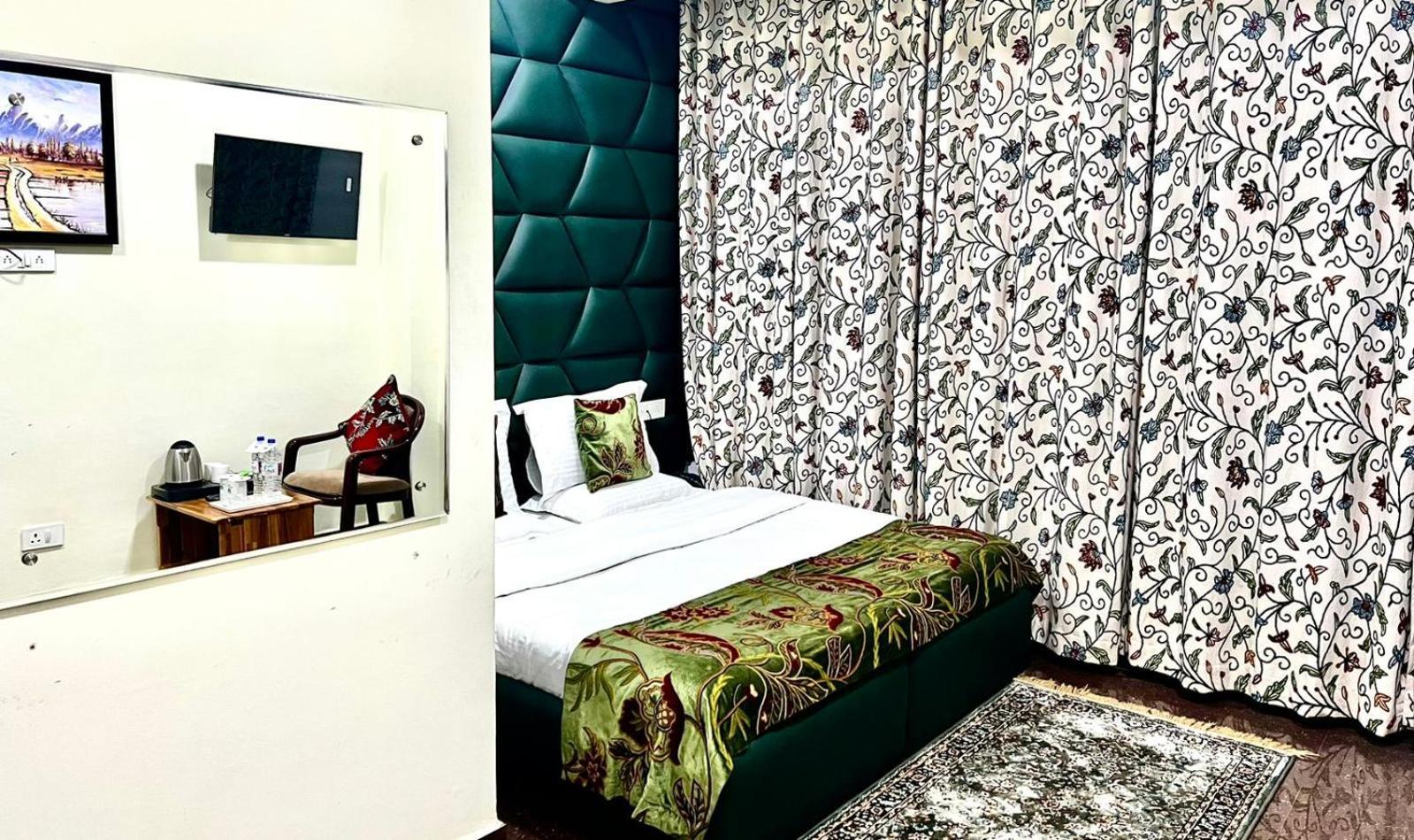 Hotel Wood Venture Residency By Pattern *