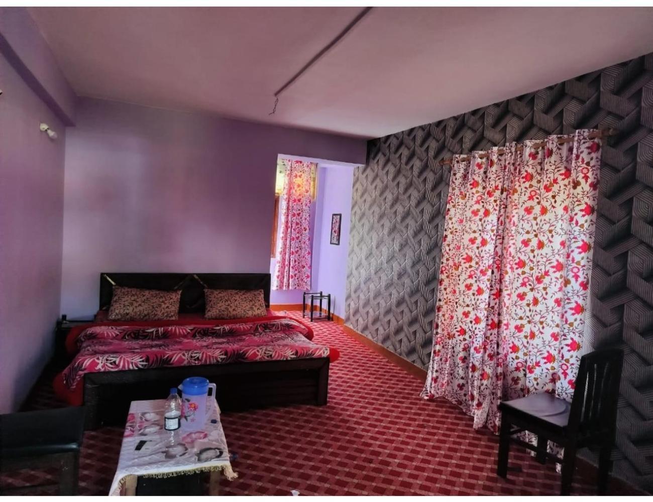 Ritz, Homestay *