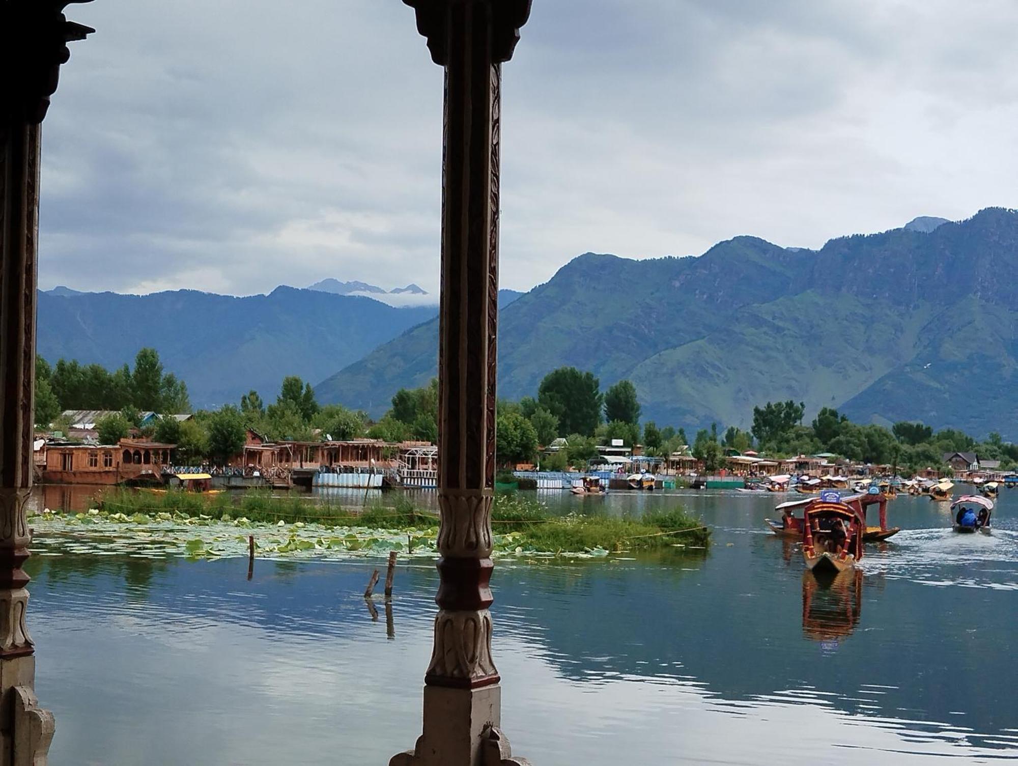 The Bombay Heritage Group Of House Boat Srinagar (Jammu and Kashmir)