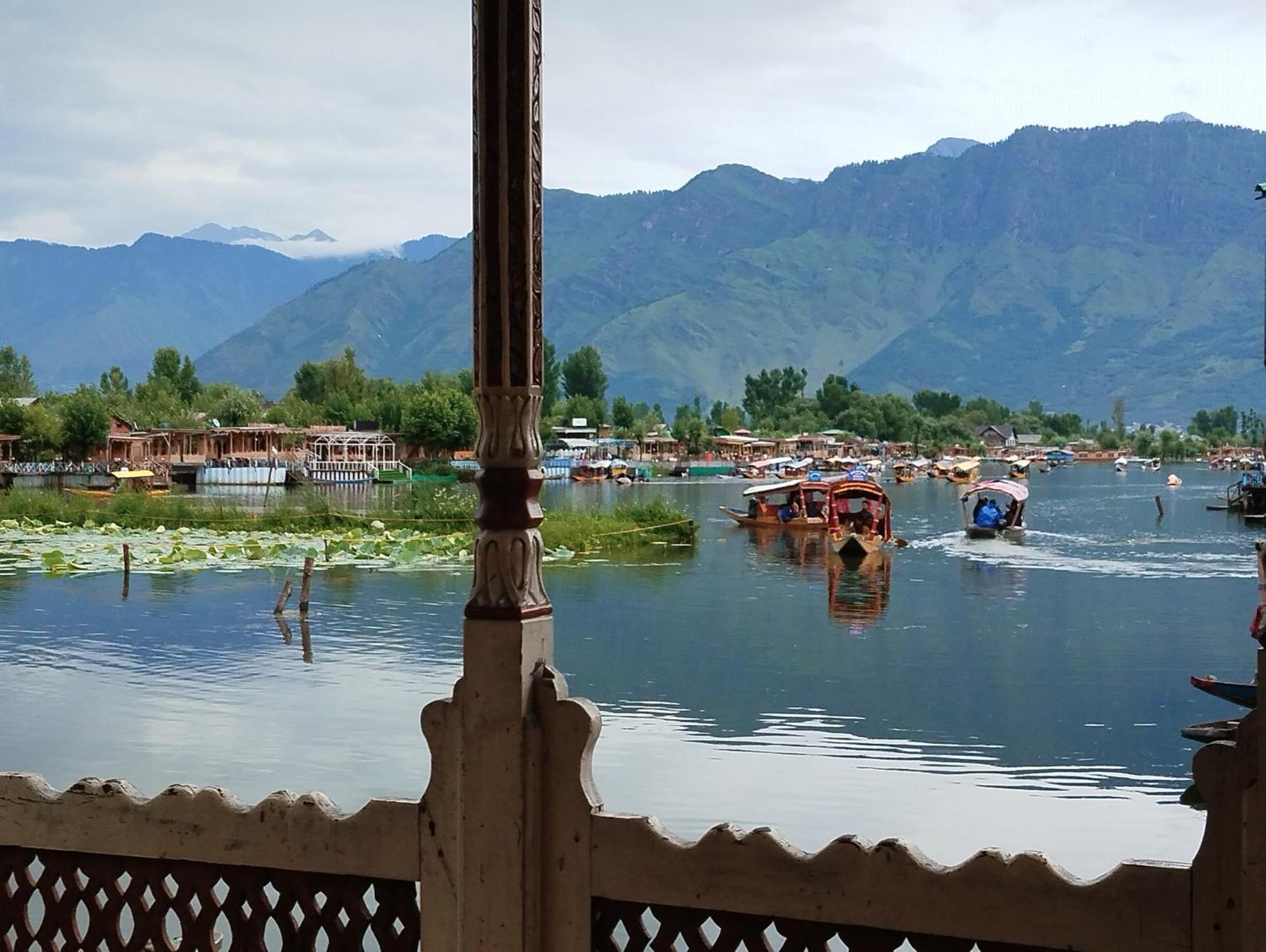 The Bombay Heritage Group Of House Boat Botel 4*