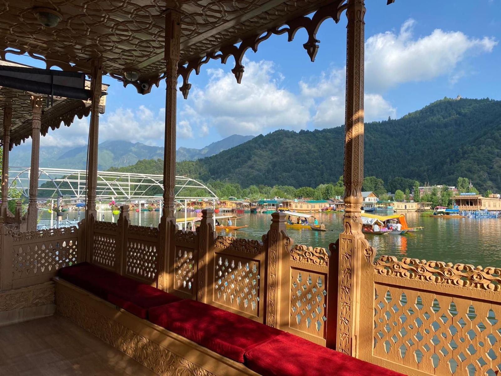 Bed & Breakfast Nazneen Group Of Houseboats 4*