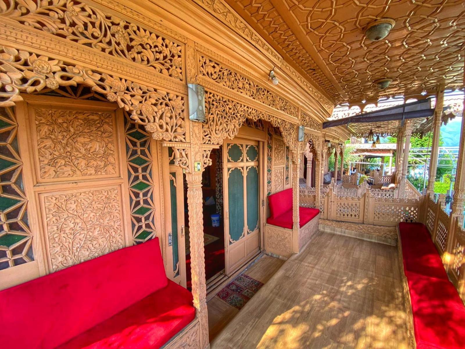 Bed & Breakfast Nazneen Group Of Houseboats Srinagar (Jammu and Kashmir)