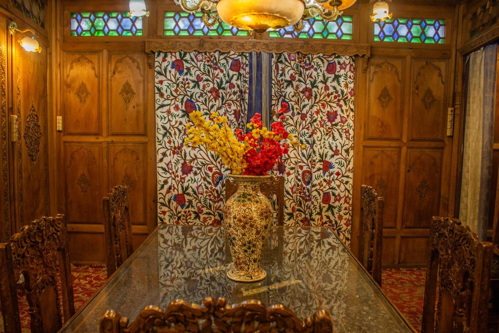Bed & Breakfast House Boat New Manora Srinagar (Jammu and Kashmir)