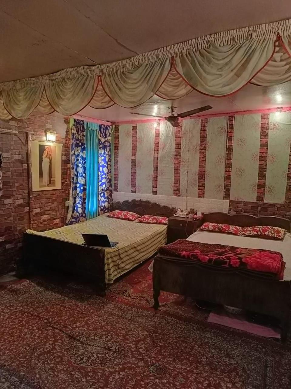 Homestay Island Srinagar (Jammu and Kashmir)
