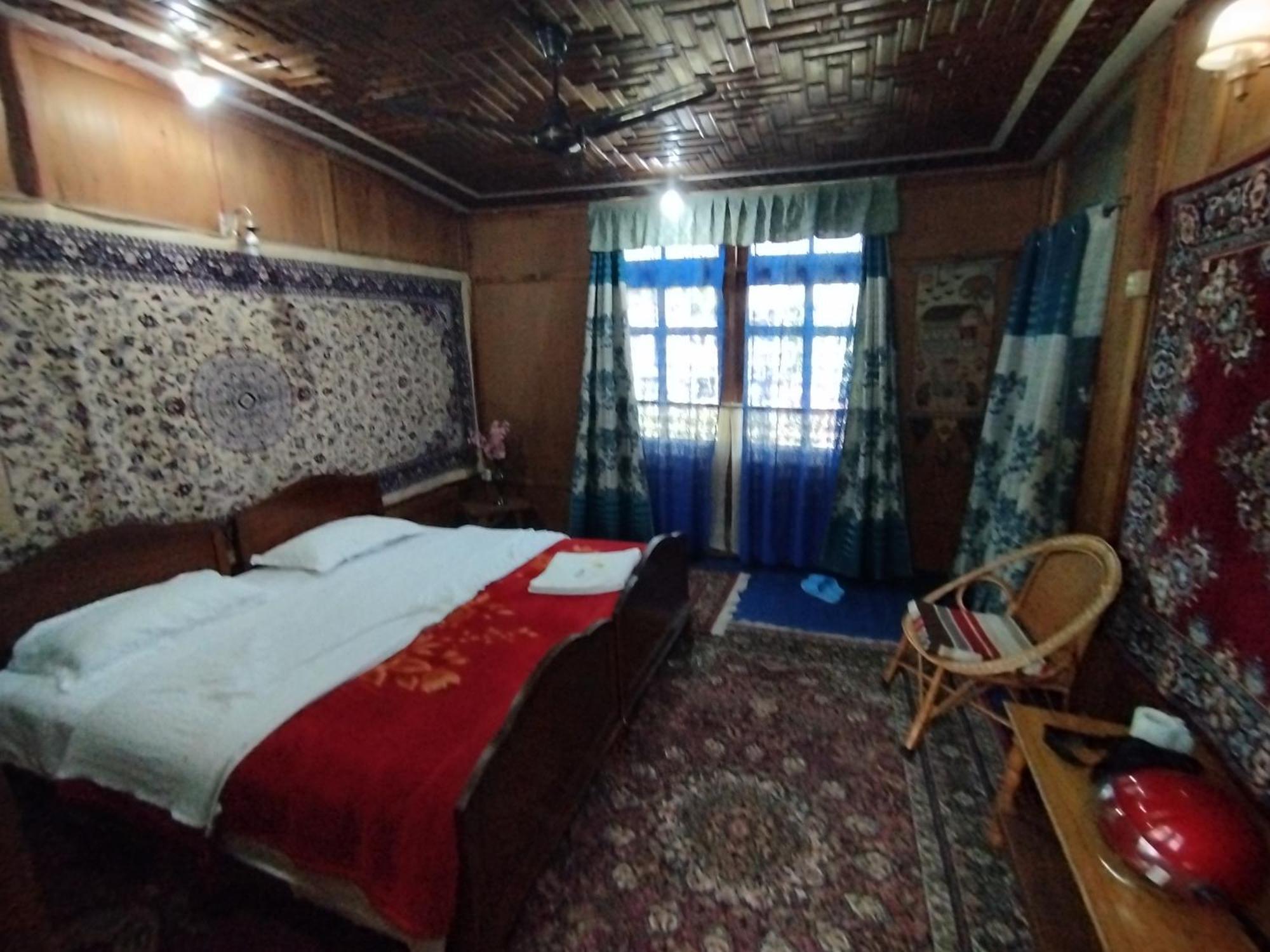 The Bombay Heritage Group Of House Boat Botel
