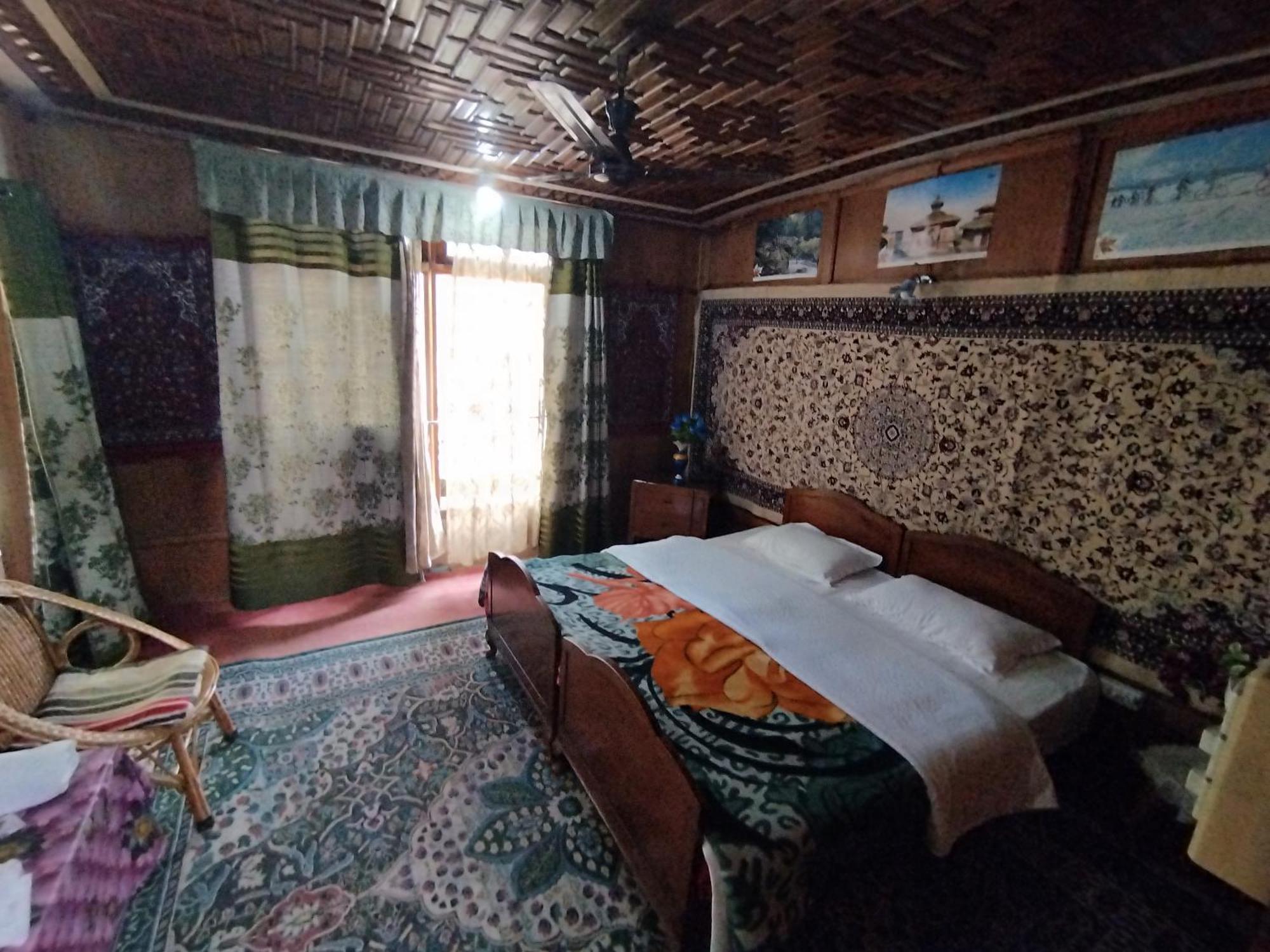 Botel The Bombay Heritage Group Of House Boat 4*