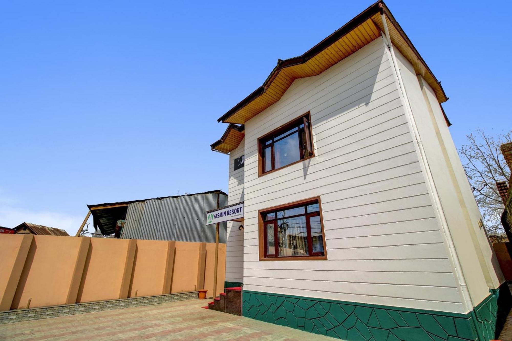 Hotel Capital O Yasmin Srinagar (Jammu and Kashmir)