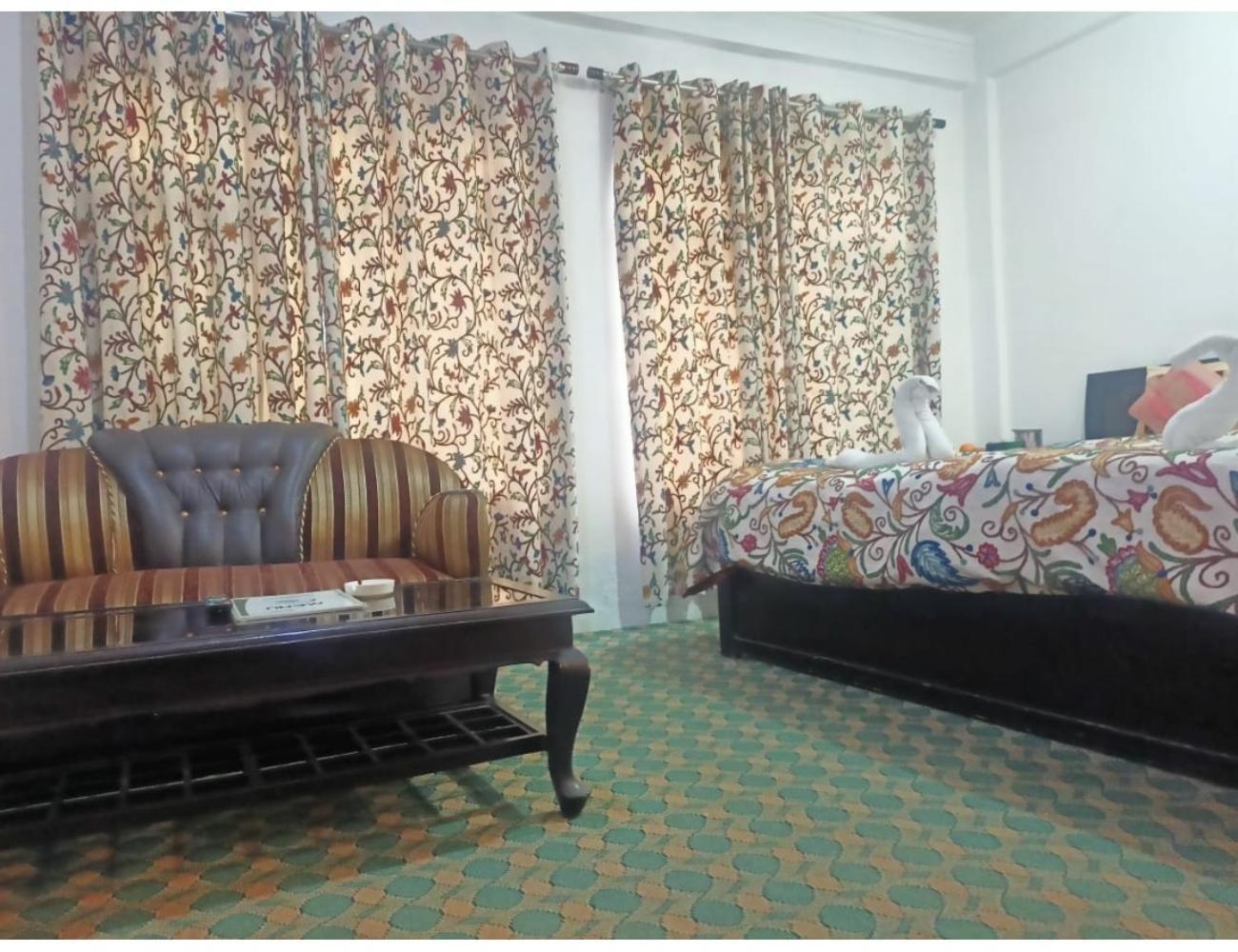 Homestay Shafaaf Plaza, Srinagar (Jammu and Kashmir)