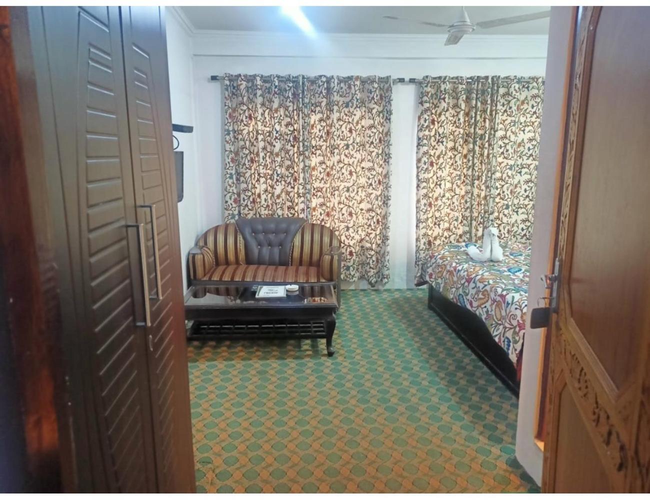 Shafaaf Plaza, Homestay