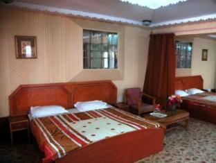 Hotel Hotel Akbar At Dal Lake Ghat Number 1 3*