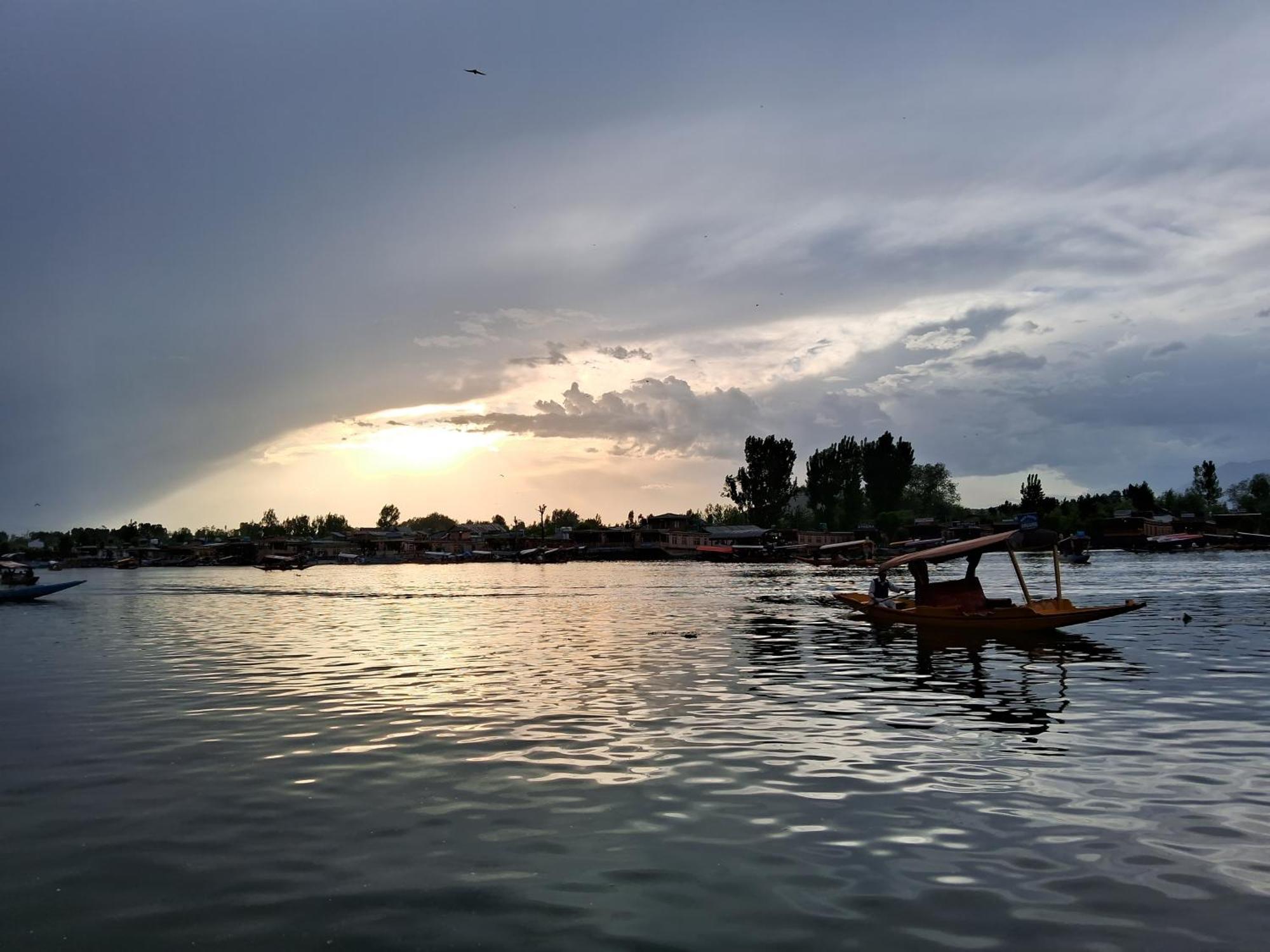 Goona Palace Houseboats Botel