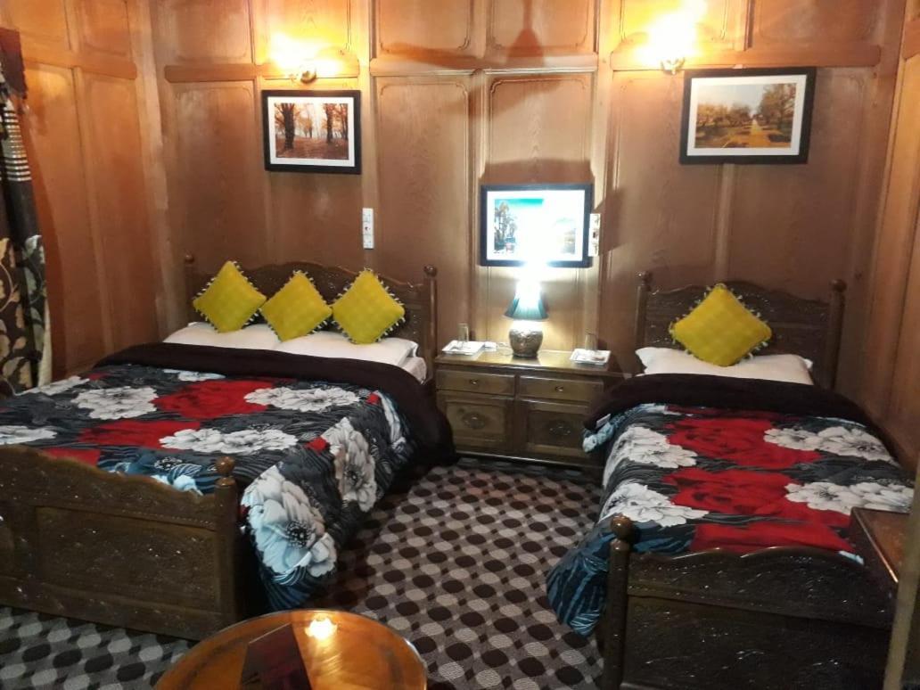 Hotel Swan Heritage Houseboats Srinagar (Jammu and Kashmir)