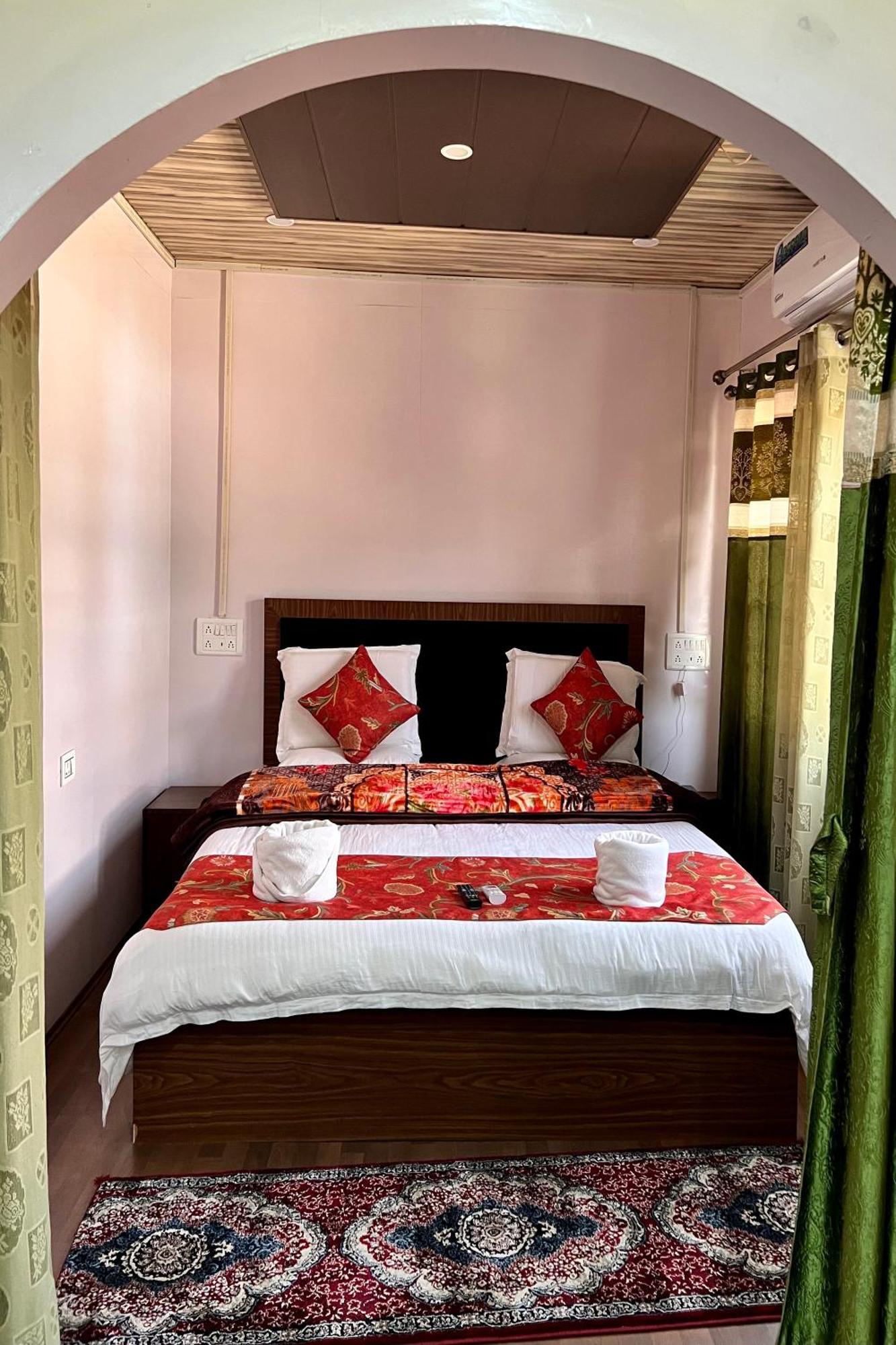 Sultan Residency *