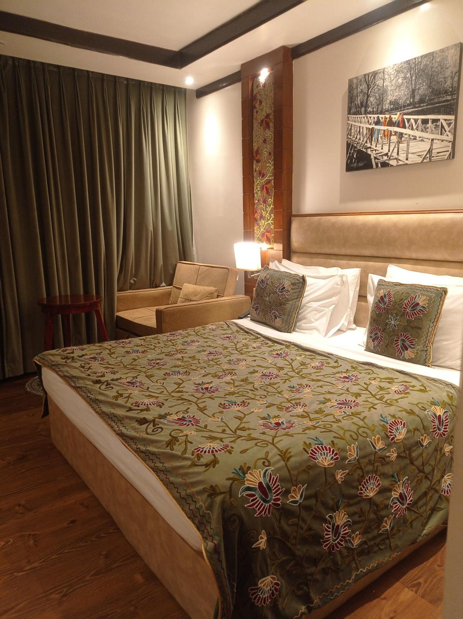 Guest house Ibni Qadir Srinagar (Jammu and Kashmir)