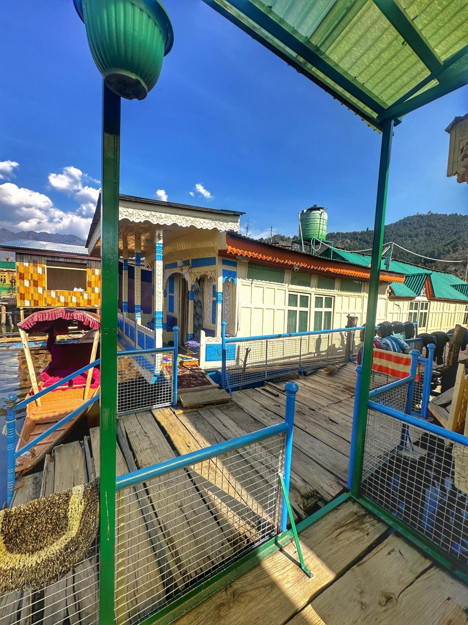 Lala Rukh Group Of Houseboats