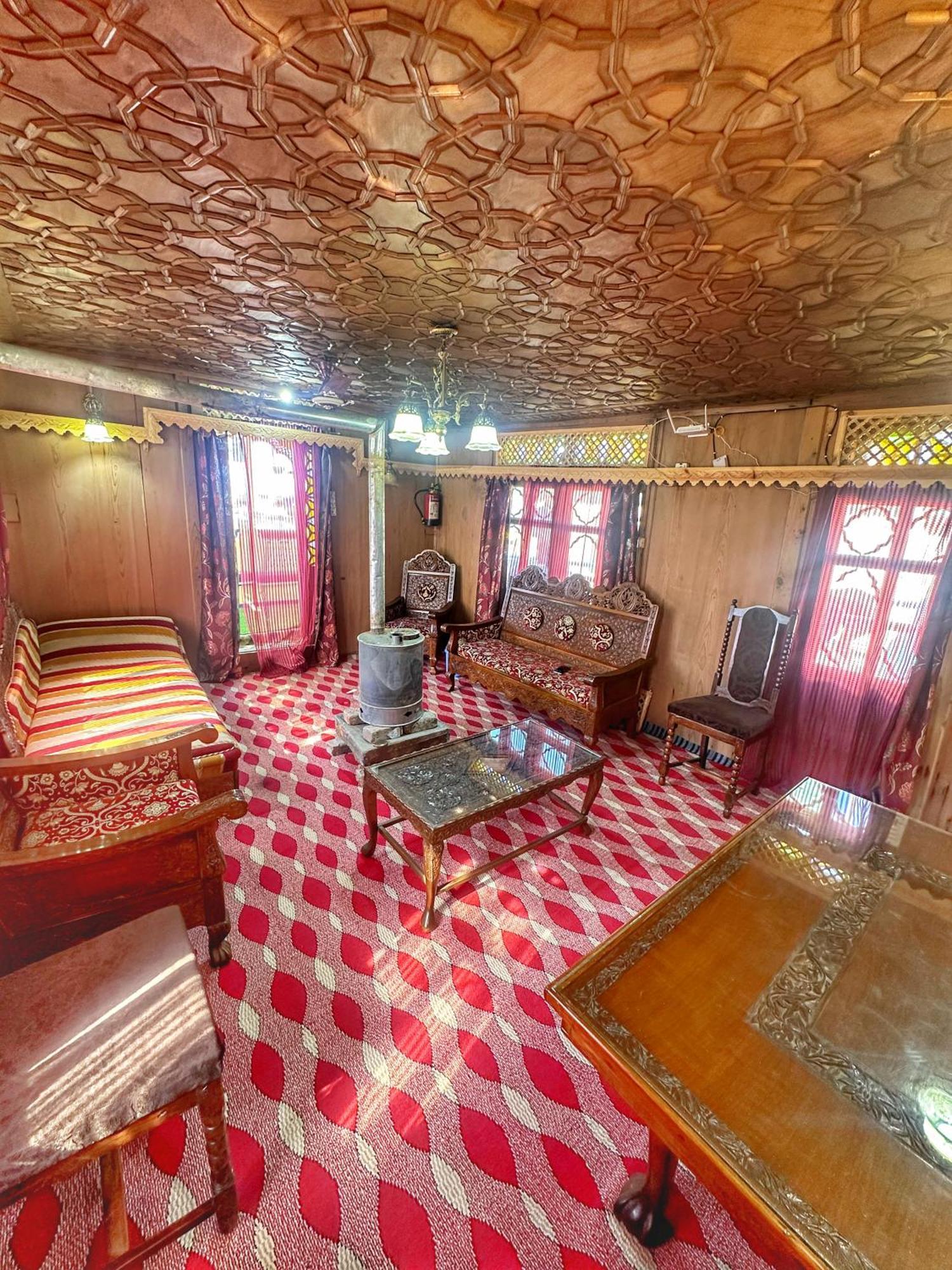Lala Rukh Group Of Houseboats