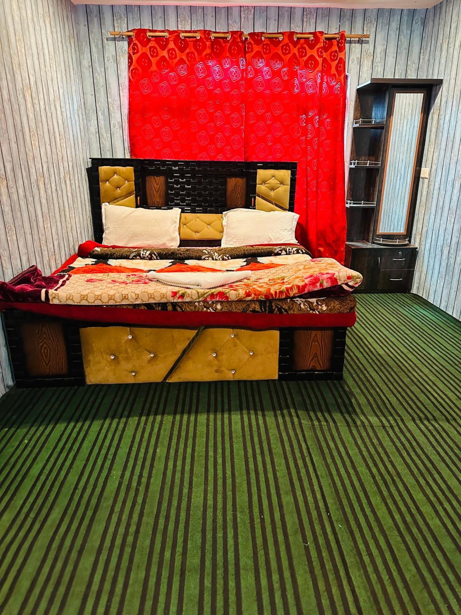 Merlin Palace Srinagar (Jammu and Kashmir)