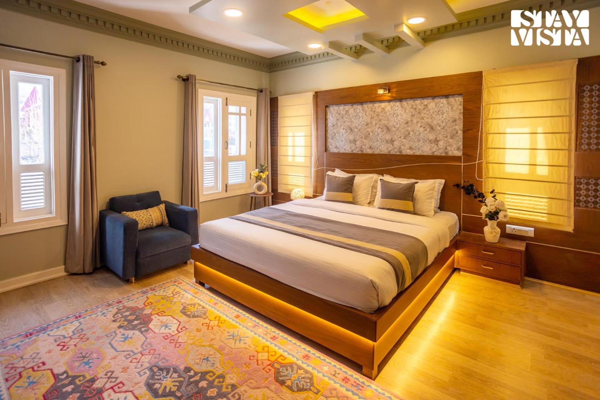 Stayvista At Midsummer Moon - Mountain View With Courtyard * Srinagar (Jammu and Kashmir)