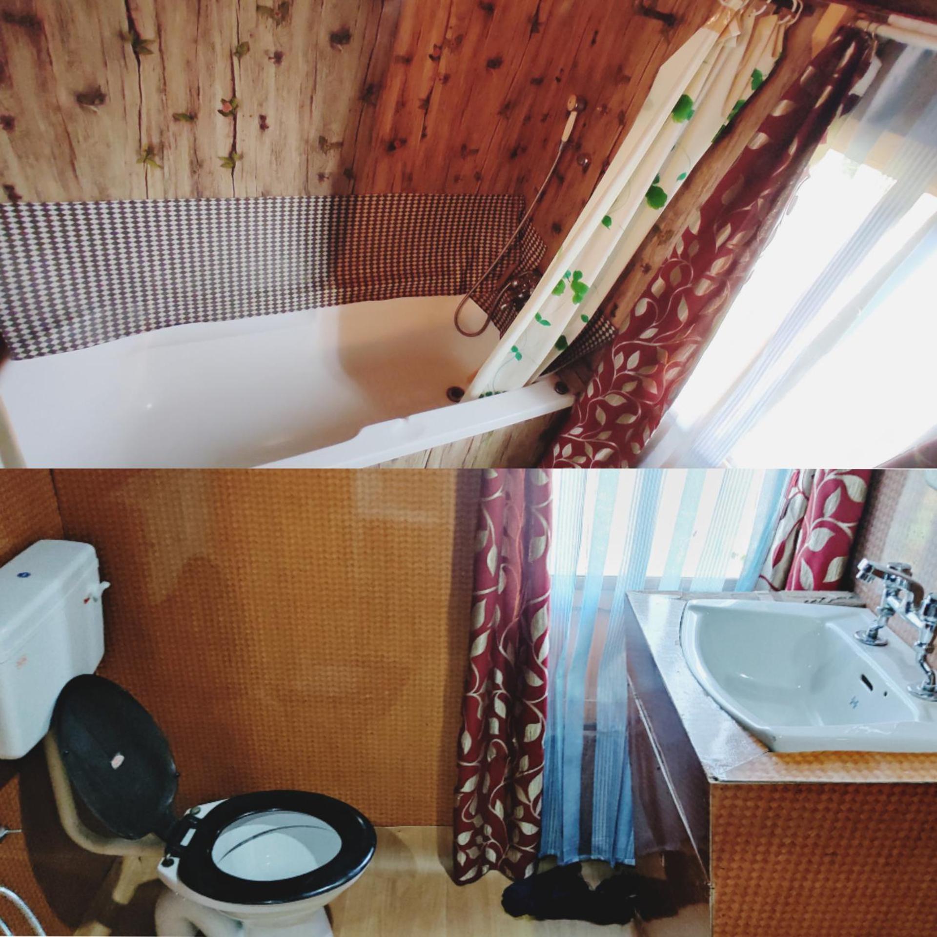 Hotel Houseboat Wild Rose 4*