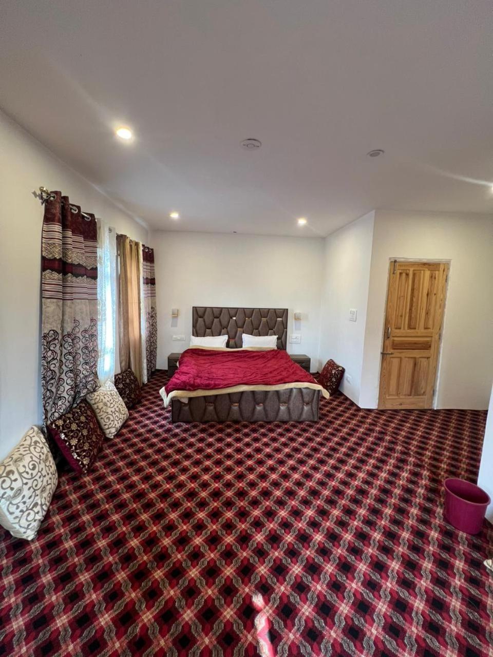 Vale Of Kashmir Homestay *