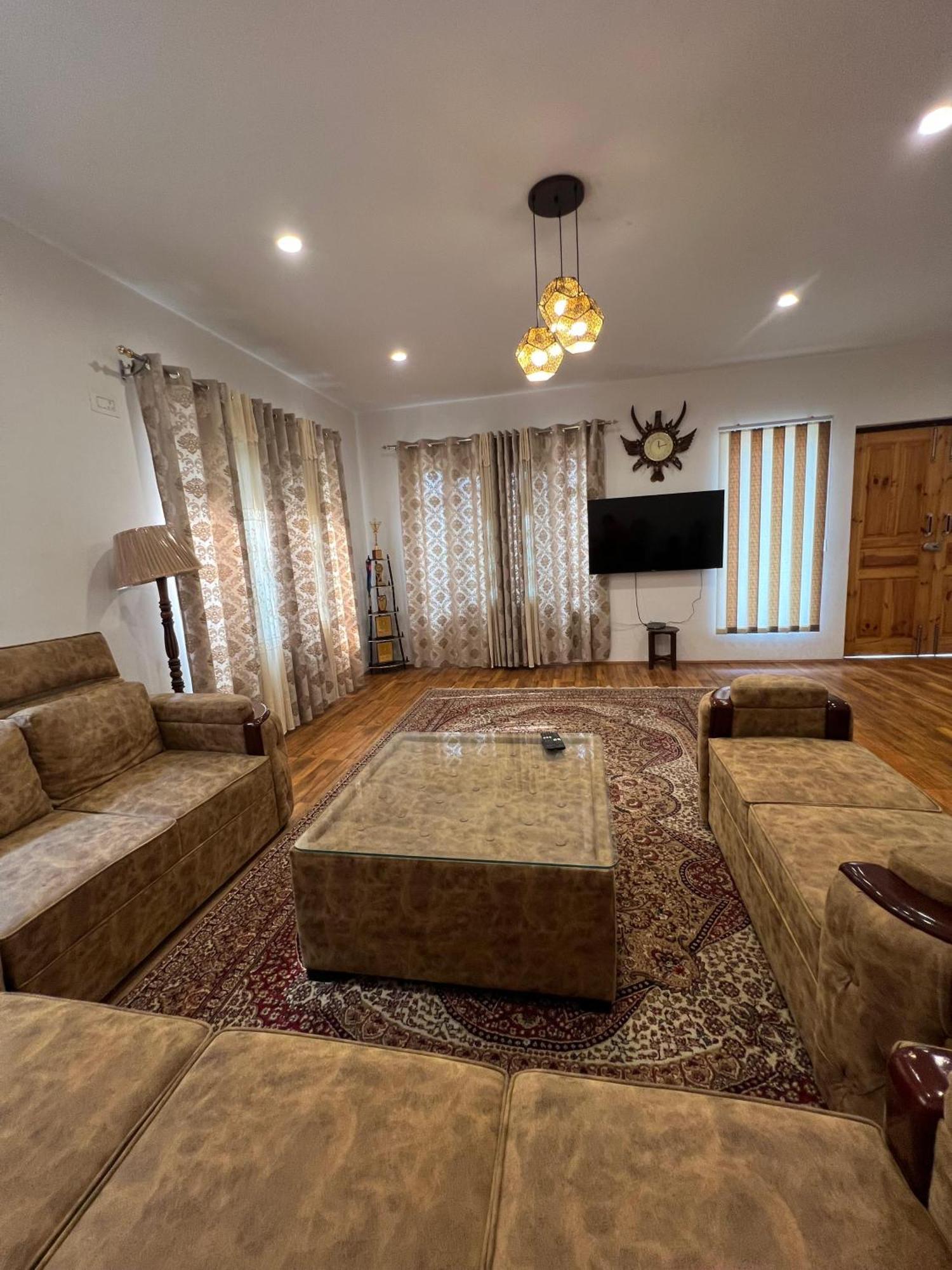 Homestay Vale Of Kashmir *