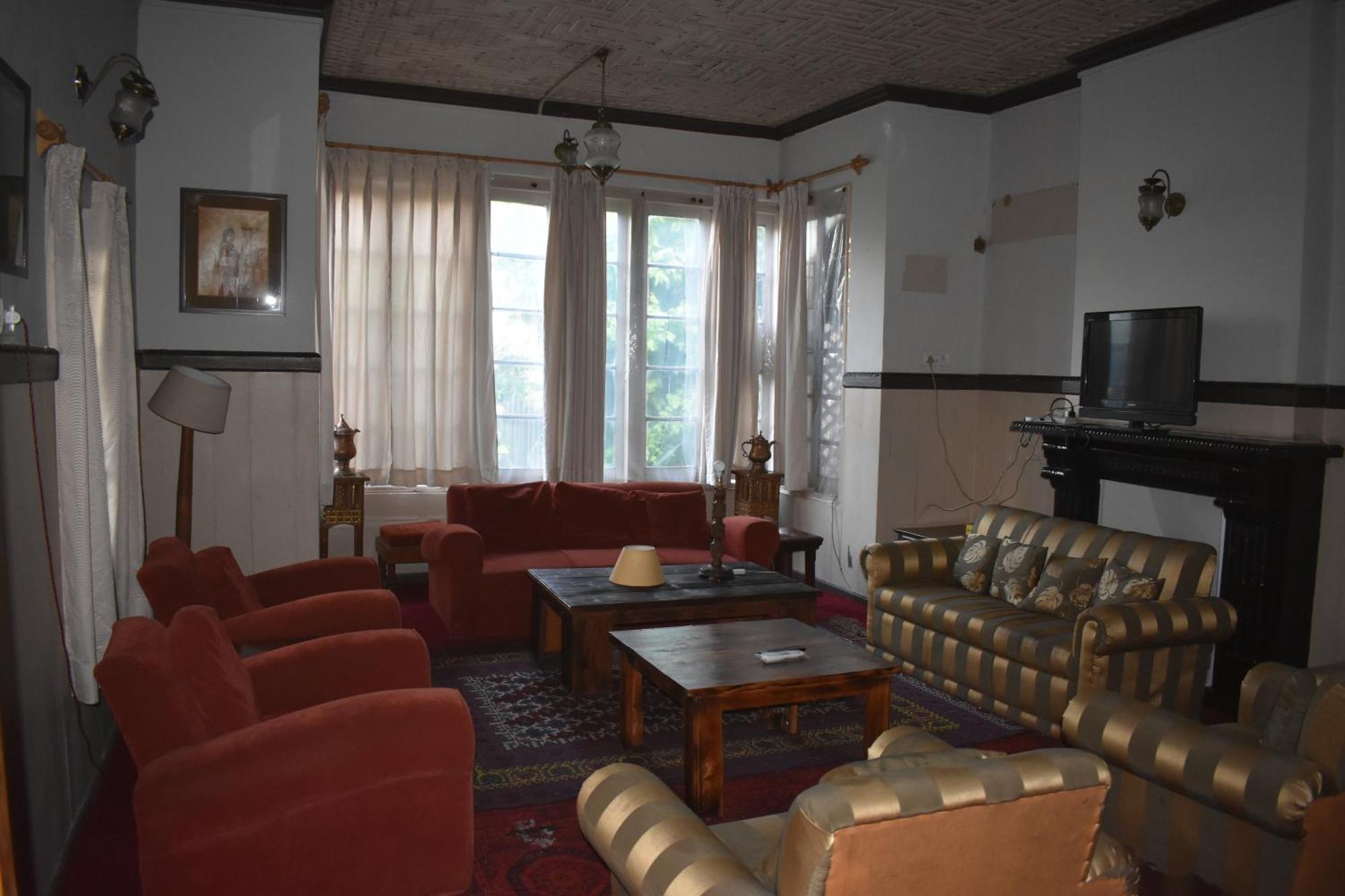 Dak Hermitage Homestay *