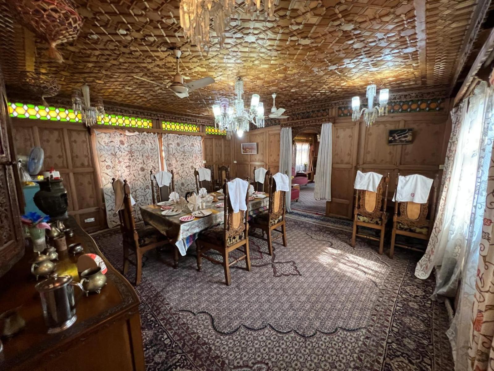Heritage Amina Group Of Houseboats Botel Srinagar (Jammu and Kashmir)