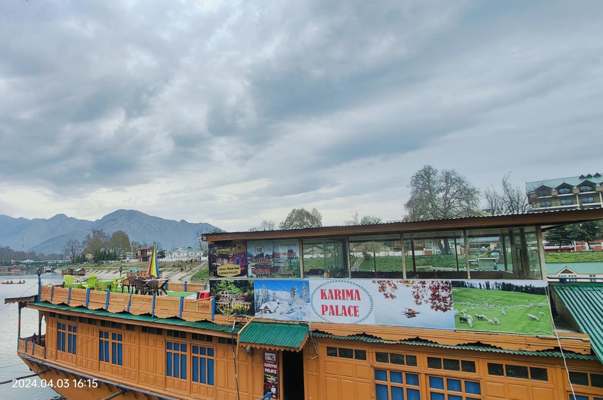 Hotel Houseboat Karima Palace
