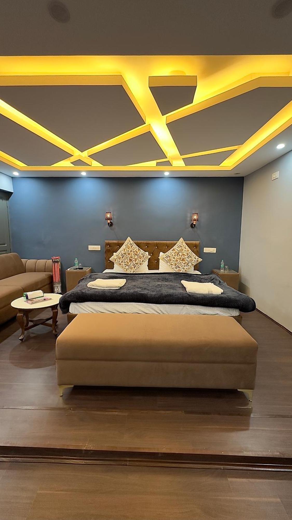 - A Luxury Living Srinagar (Jammu and Kashmir)