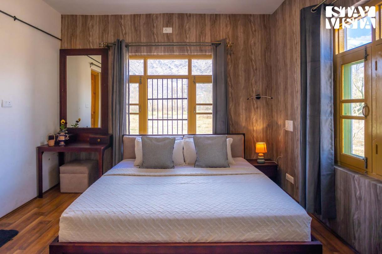 The Dewan Bagh With Heater At By Stayvista Villa Srinagar (Jammu and Kashmir)