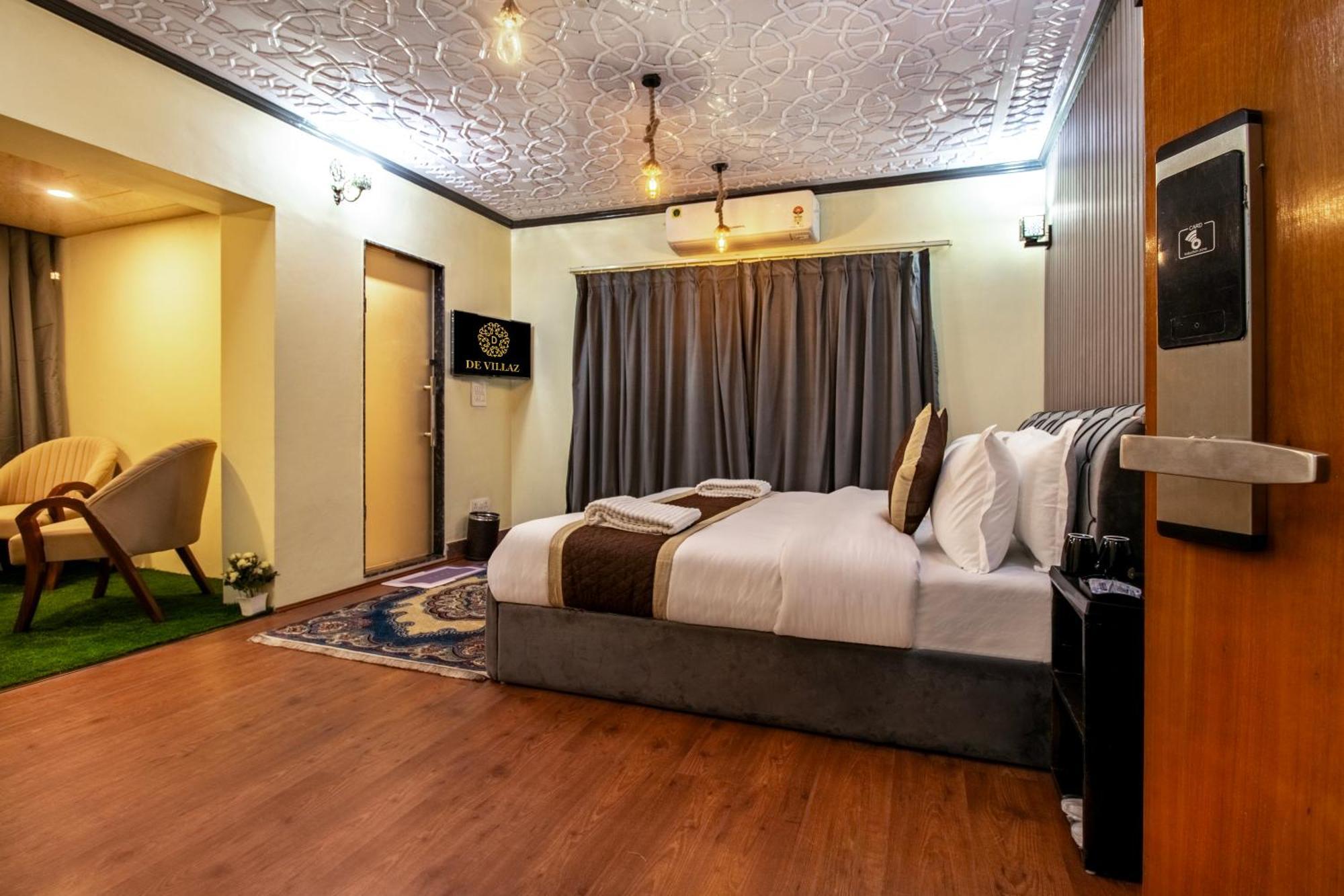 De-villaz Luxury Srinagar (Jammu and Kashmir)