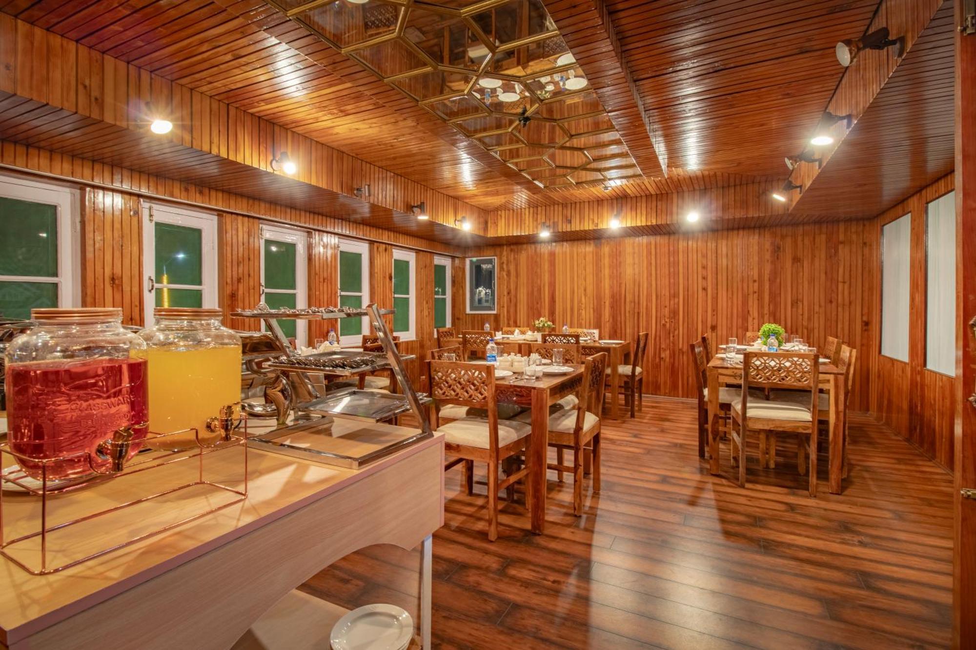 Guest house De-villaz Luxury Srinagar (Jammu and Kashmir)