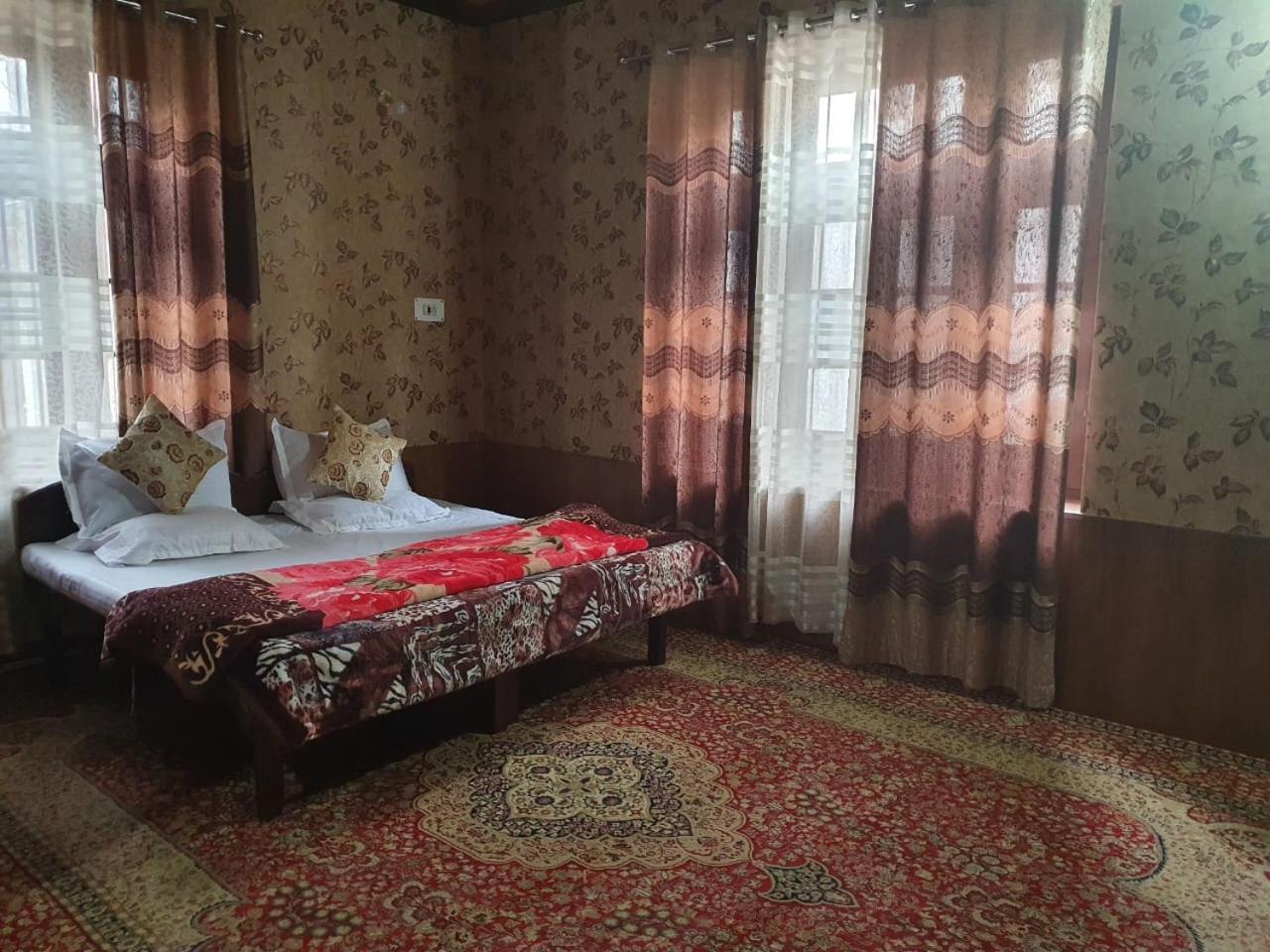 Wazir Palace Srinagar (Jammu and Kashmir)