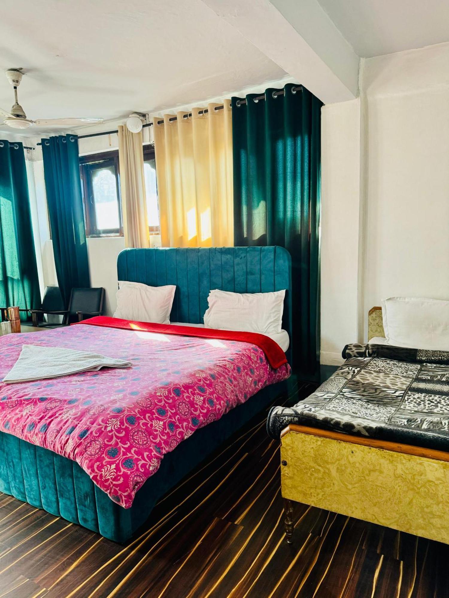 Olive Ventures, Royal Inn, Ritz Srinagar (Jammu and Kashmir)