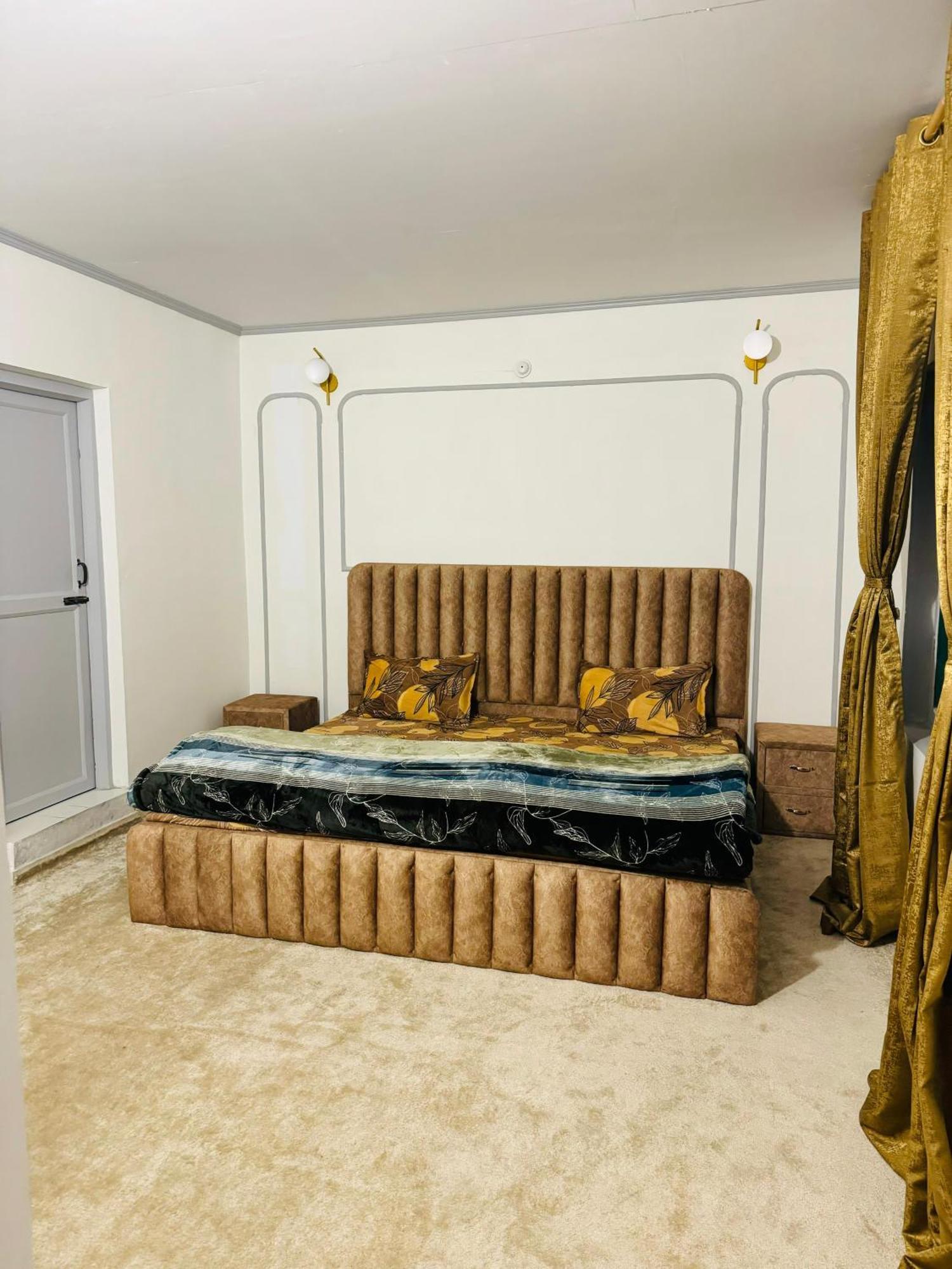Olive Ventures, Royal Inn, Ritz 3* Srinagar (Jammu and Kashmir)