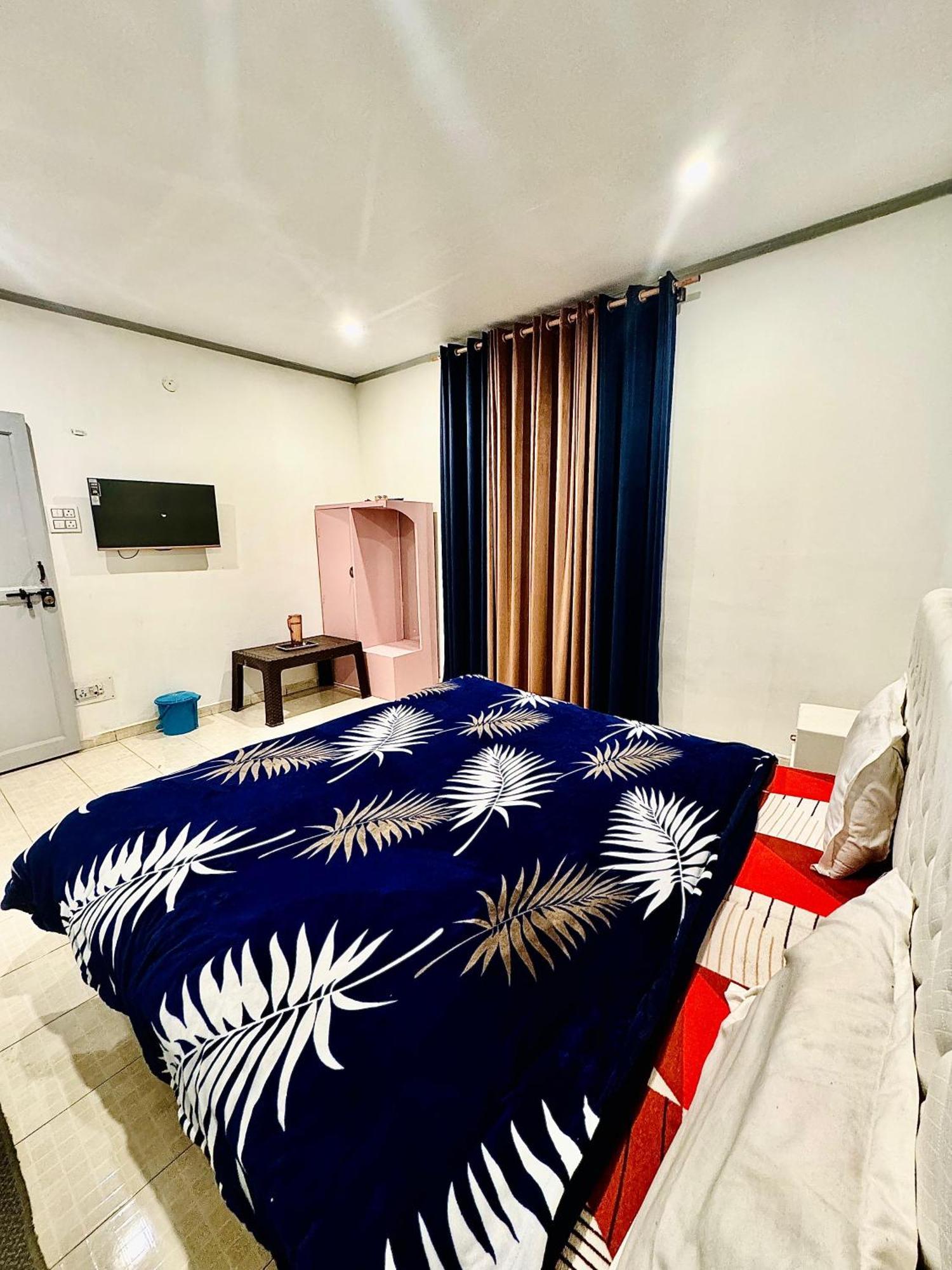 Olive Ventures, Royal Inn, Ritz Hotel Srinagar (Jammu and Kashmir)